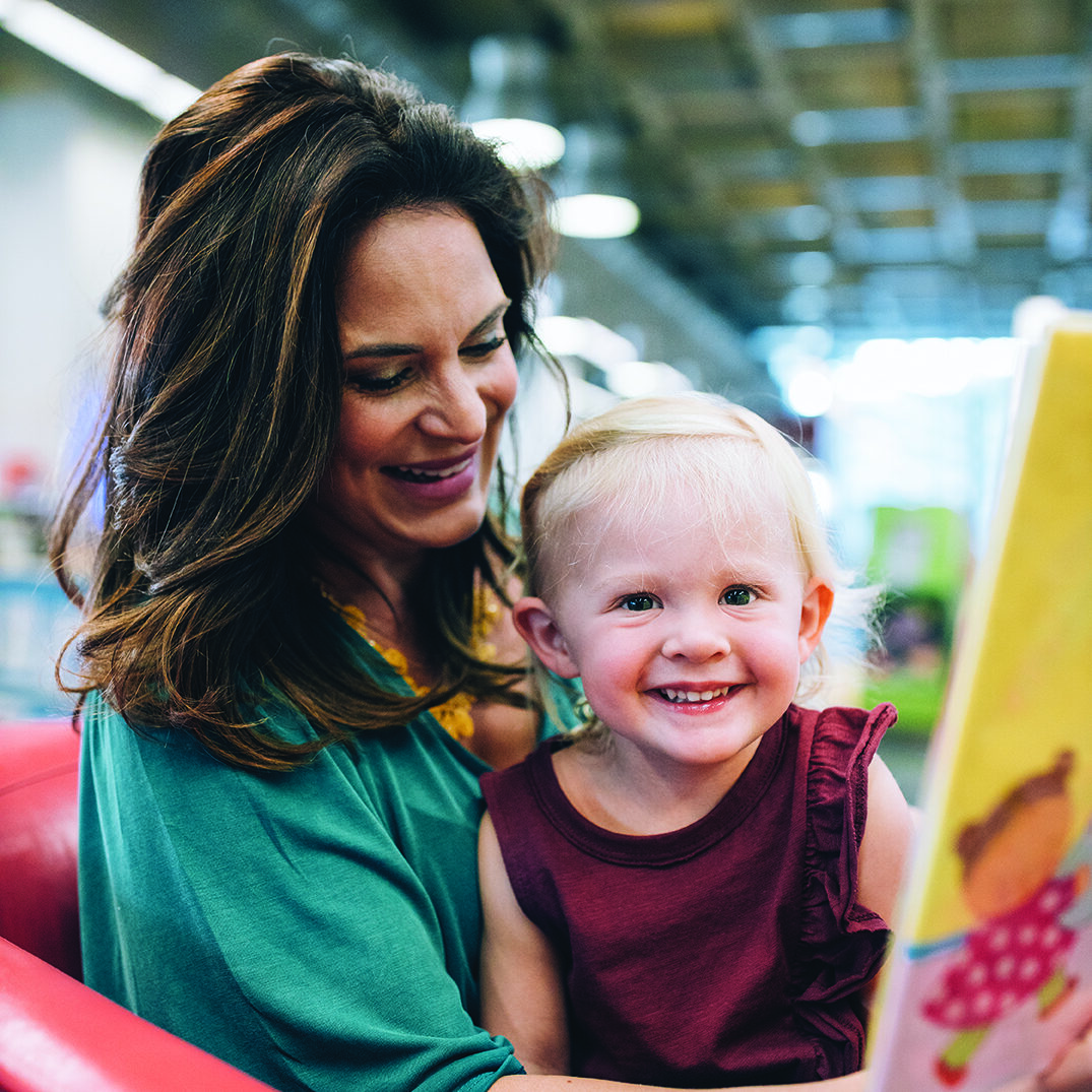 woman-reading-to-girl woman-reading-to-girl